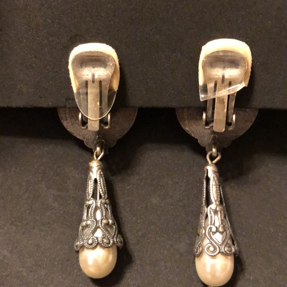 Vintage Pearl and Stone Filigree Clip-on Earrings - Picture 2 of 4